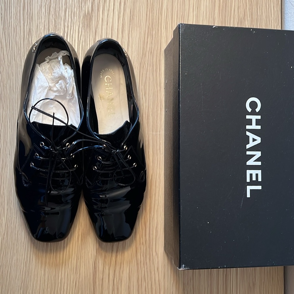 CHANEL Women’s Black Flats Elegant Patent Leather Loafers size 39 - Picture 4 of 10